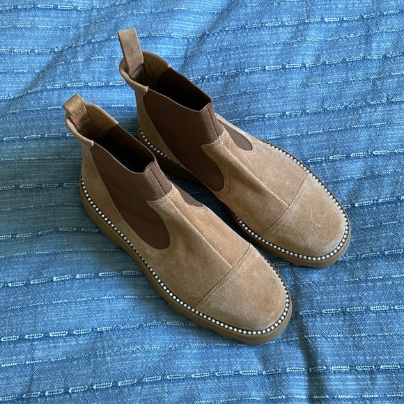 JIMMY CHOO Tan Clayton Chelsea Boots Suede Ankle-high Caramel Size 39.5 EU - Picture 11 of 16